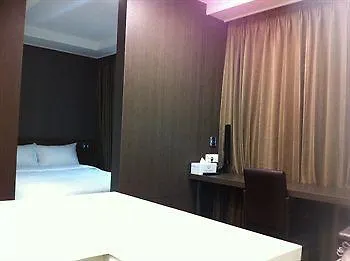 סיאול Urban Place Gangnam מלון