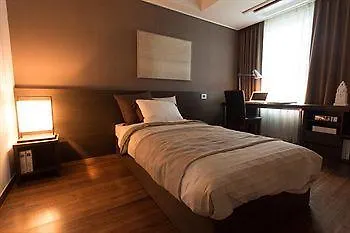 Отель Urban Place Gangnam Сеул